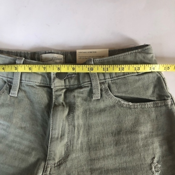 Universal Thread High Rise Vintage Midi Distress Stretch Raw Hem Shorts Sz 2/26 - Picture 8 of 12